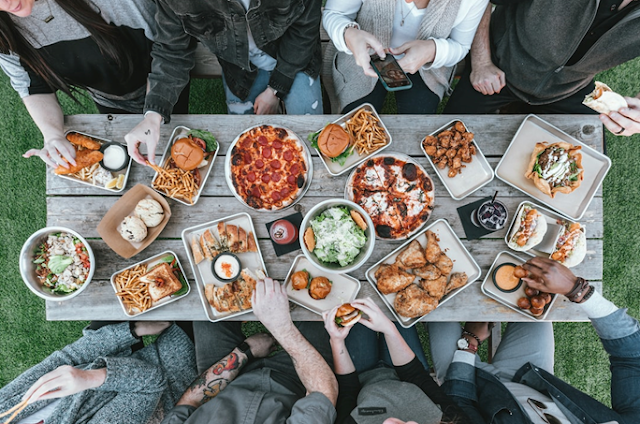 An outdoor Thanksgiving (Photo by Spencer Davis on Unsplash)